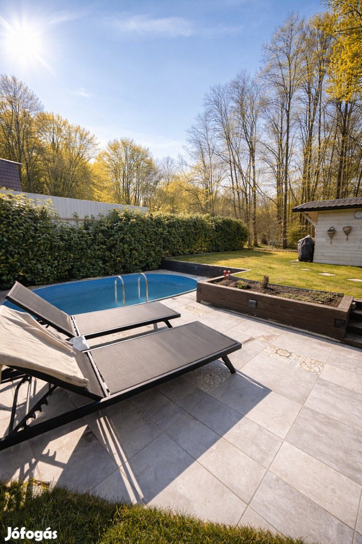 ERDŐ MELLETTI LUXUS OTTHON FÓTON 4 SZOBA NAPPALI, NAPELEM,