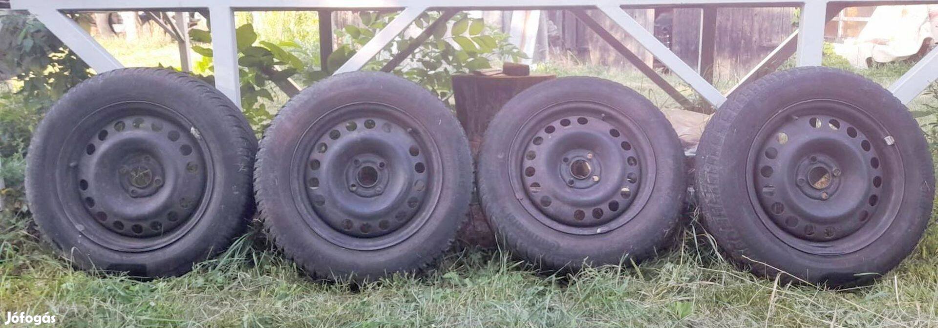 ET43 lemezfelni 4 dbcontinental téli gumikkal 185/65R15 eladó
