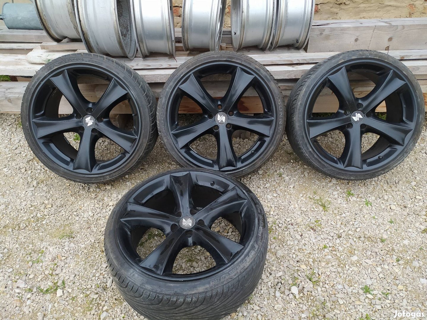ETA Beta Tettsut alufelni prémium kategória, 5x108 r19