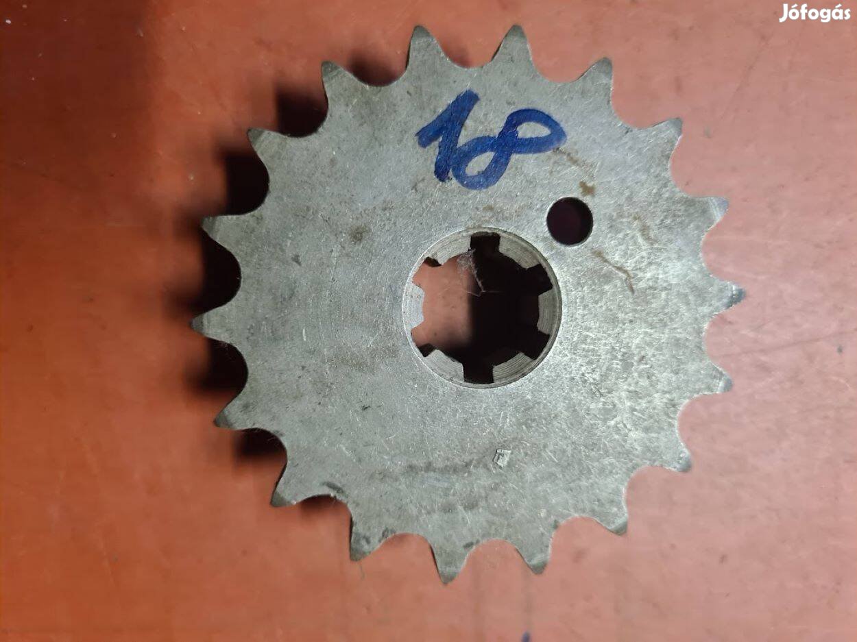 ETZ-125-150 MZ Lánckerék Első Z18
