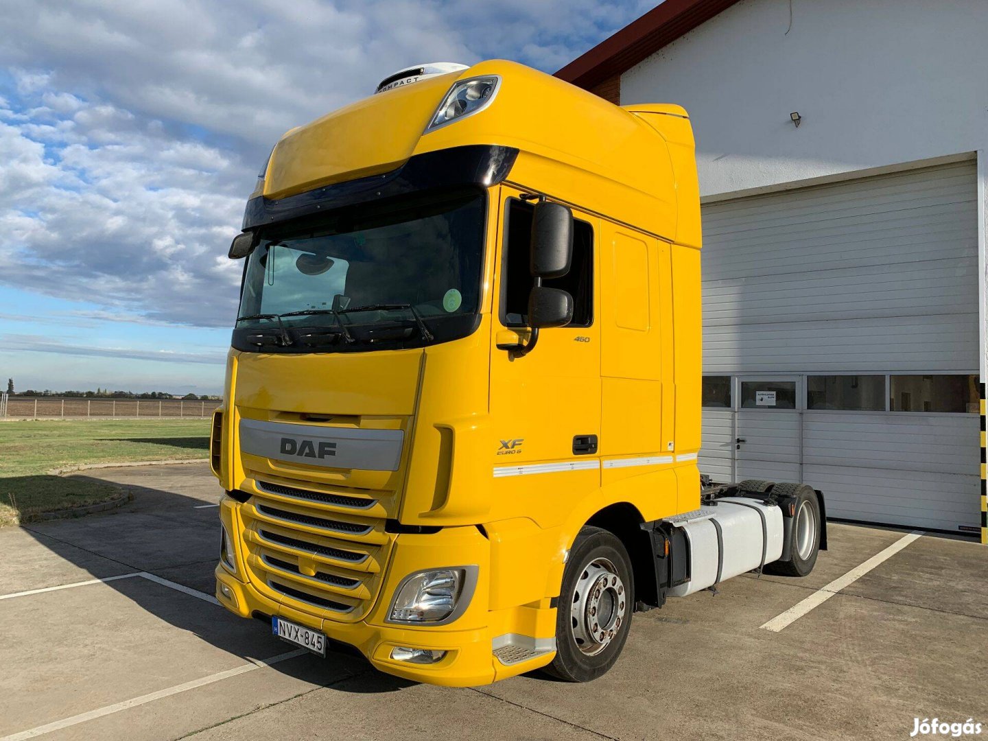 EUR6 DAF XF 460-as mega nyergesvontató