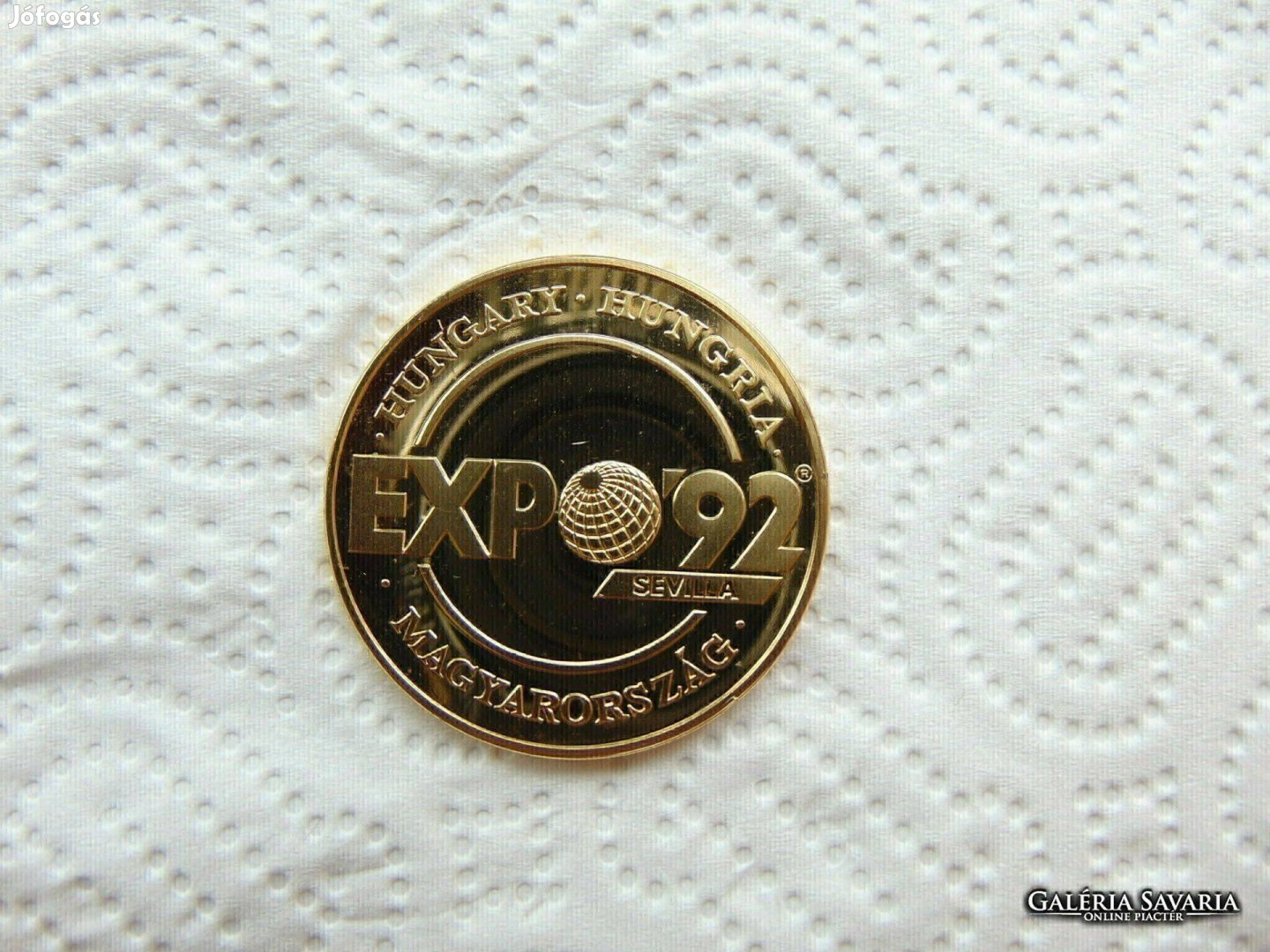 EXPO 1992 aranyozott PP emlékérme Átmérő 43 mm Súly 30.62 Gramm