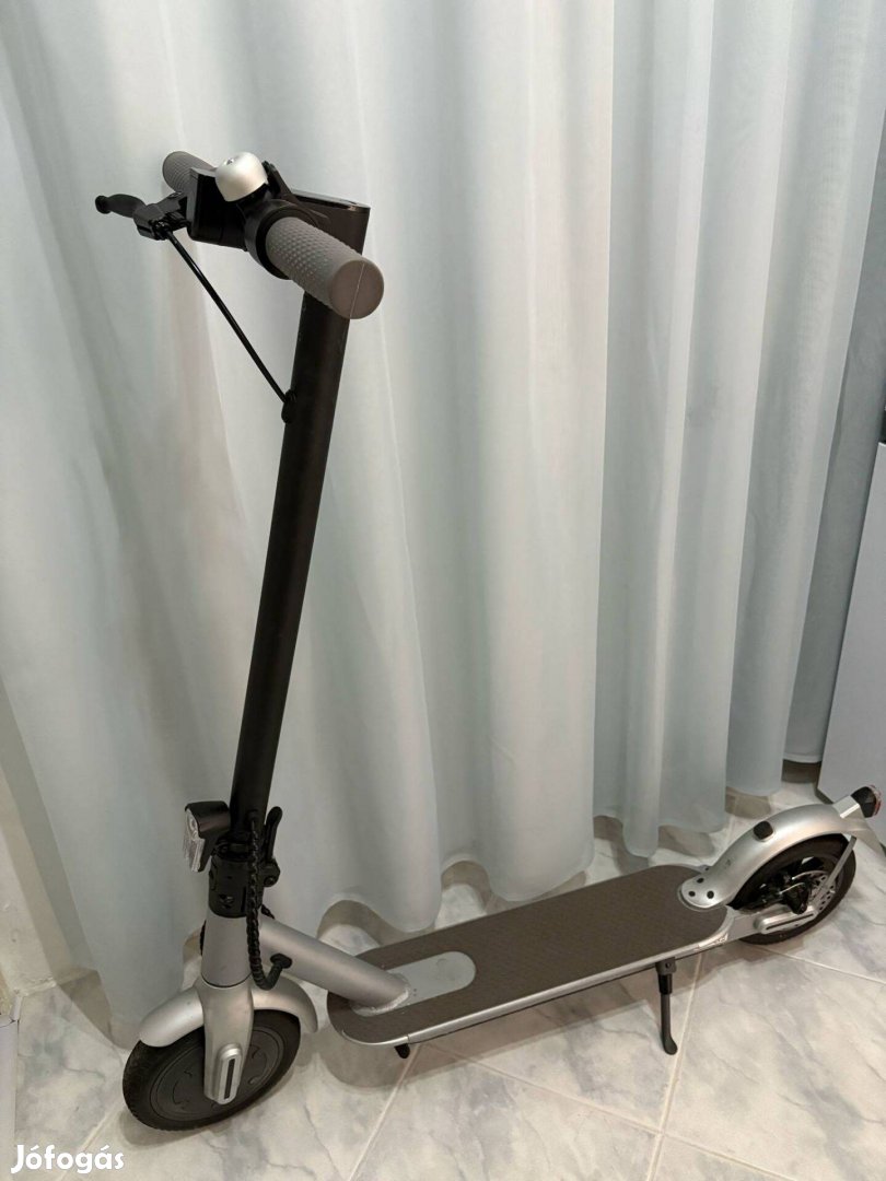 E-Scooter Elektromos Roller- Szinte új! Valamelyik Xiaomi modellel egy