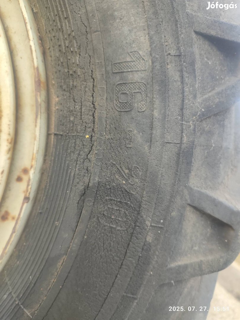 E- 303 fűkasza kerekek