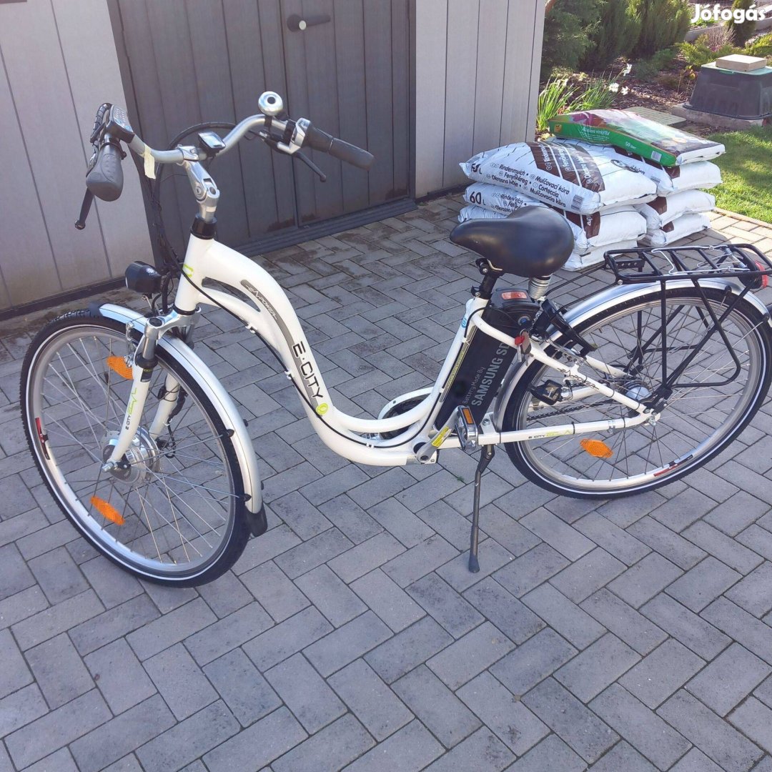 E- City Power 28-os unisex elektromos kerékpár