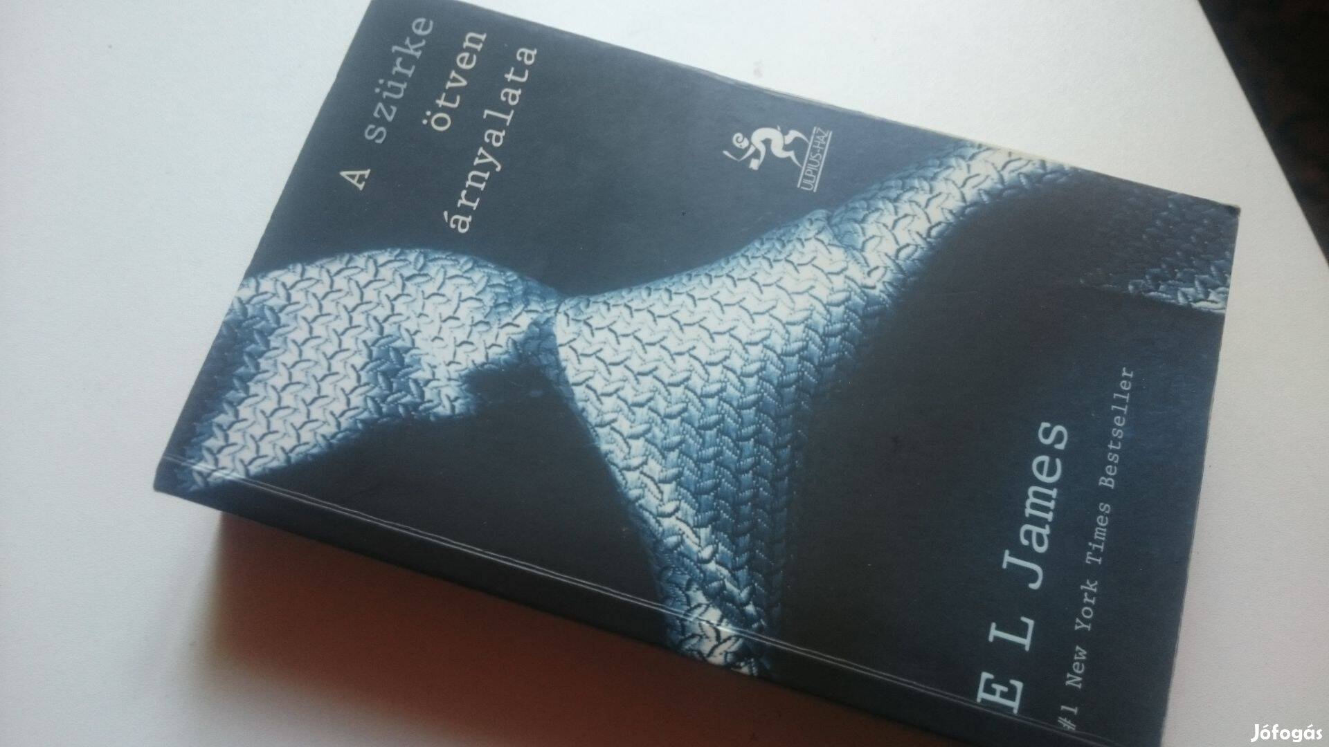 E. L. James: A szürke ötven árnyalata + ajándék Grey