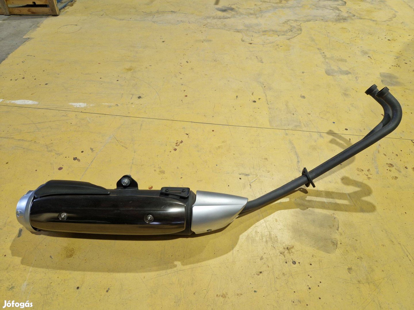 Ealdó Yamaha Tmax530 gyári kipufogó 2012-2019 évjárat