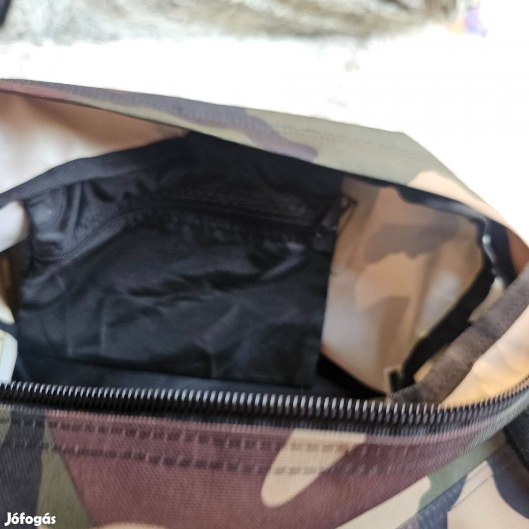 Eastpak Compact + sport táska teljesen új cimke nélkül