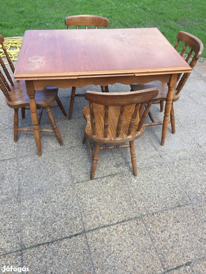 Ebédlő asztal székekkel