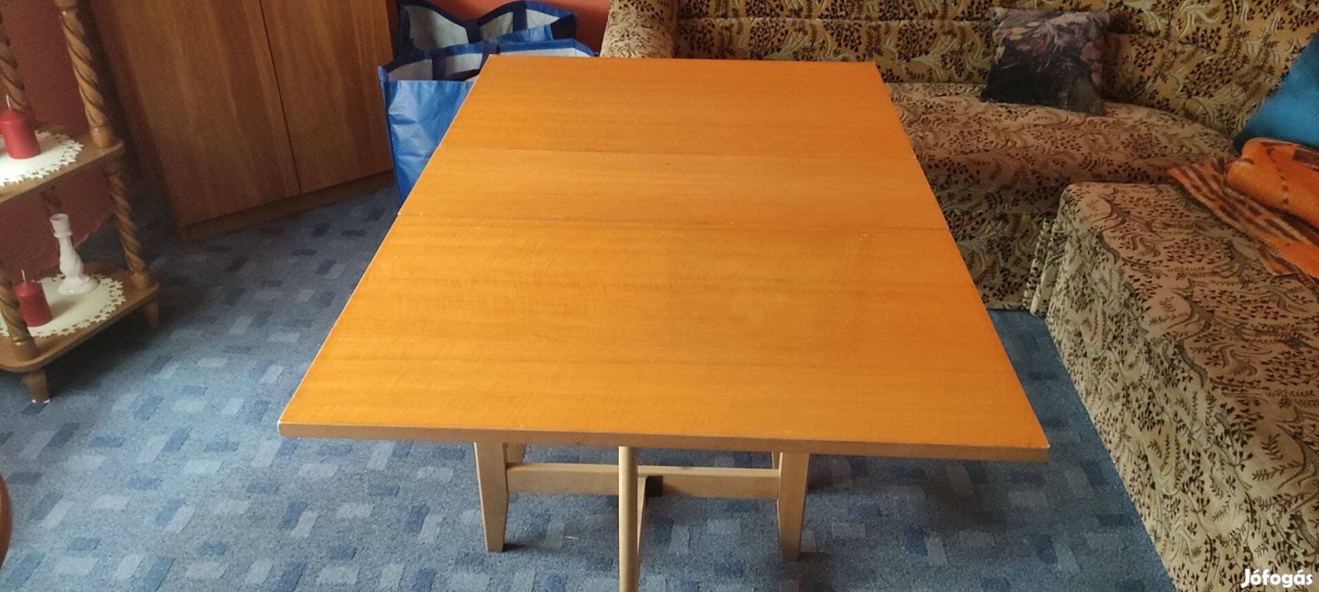 Ebédlőasztal eladó!