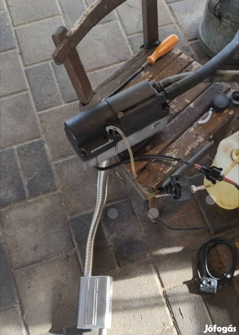 Eberspacher B5WSC univerzális benzines állófűtés.