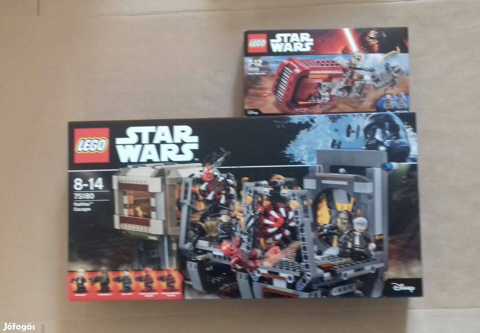 Ébredő Erő: bontatlan Star Wars LEGO 75099 Rey siklója +75180 Fox.árba