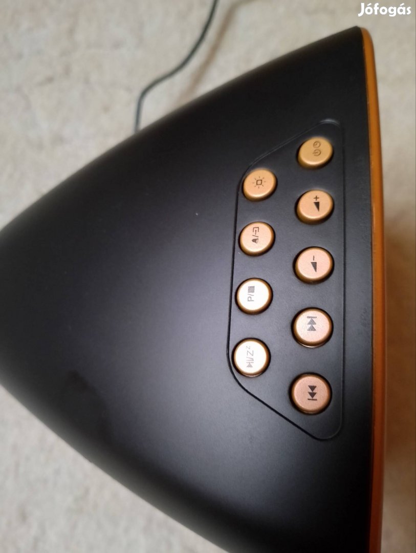 Ébresztőóra FM rádió Bluetooth időjárás állomás