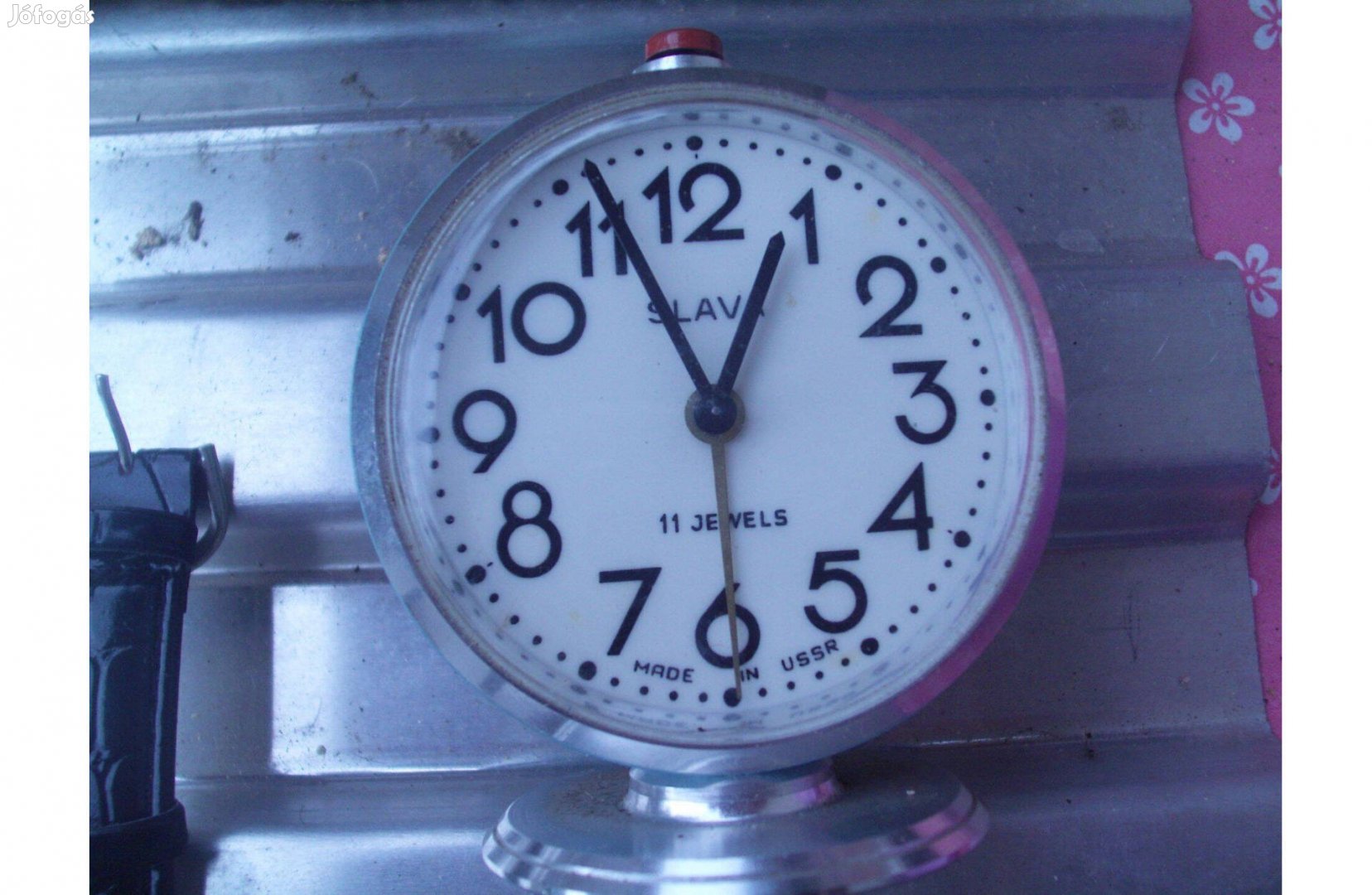 Ébresztős asztali óra mechanikus, orosz