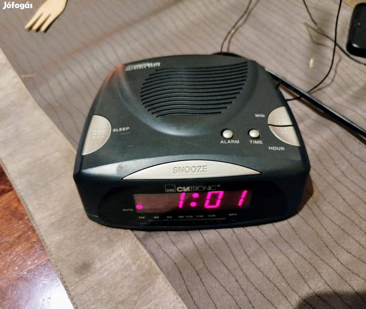 Ébresztős rádió óra Clatronic kiváló állapotban ,