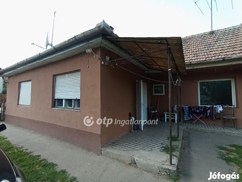 Ecsédi 109 nm-es ház eladó