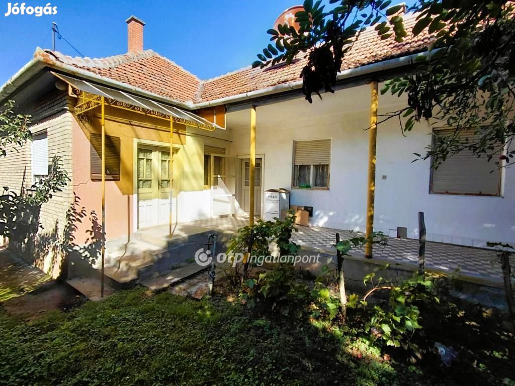 Ecsédi 111 nm-es ház eladó