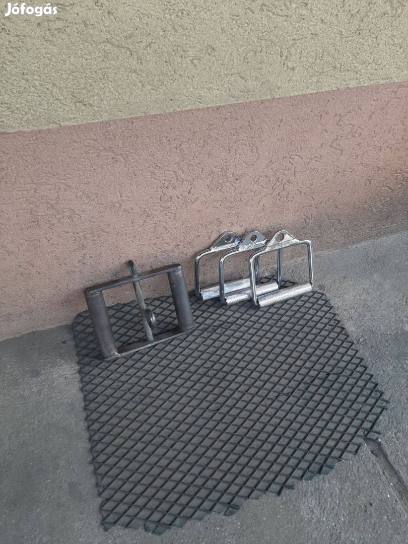 Edzőtermi tricepsz kengyel fogantyú új állapotban