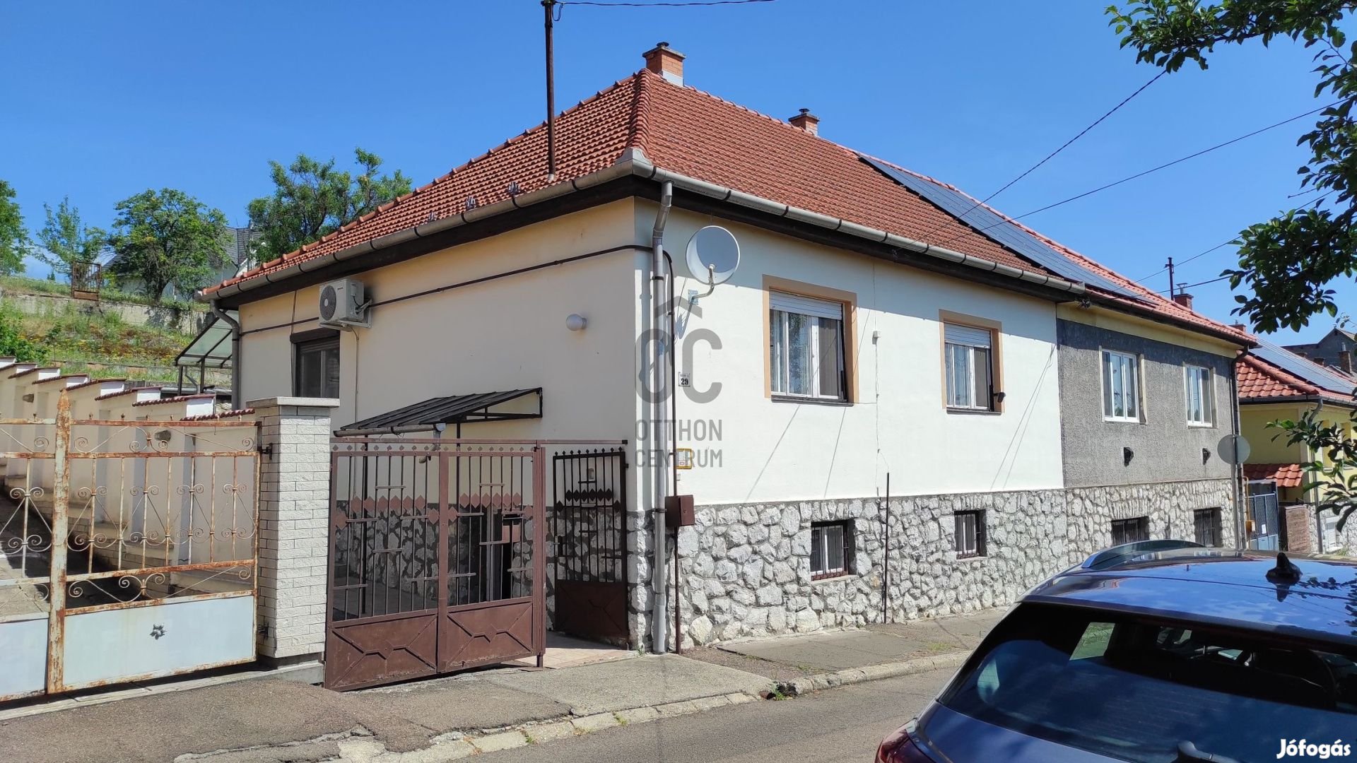 Eger, Vécseyvölgy városrészen eladó 4 szobás családi ház