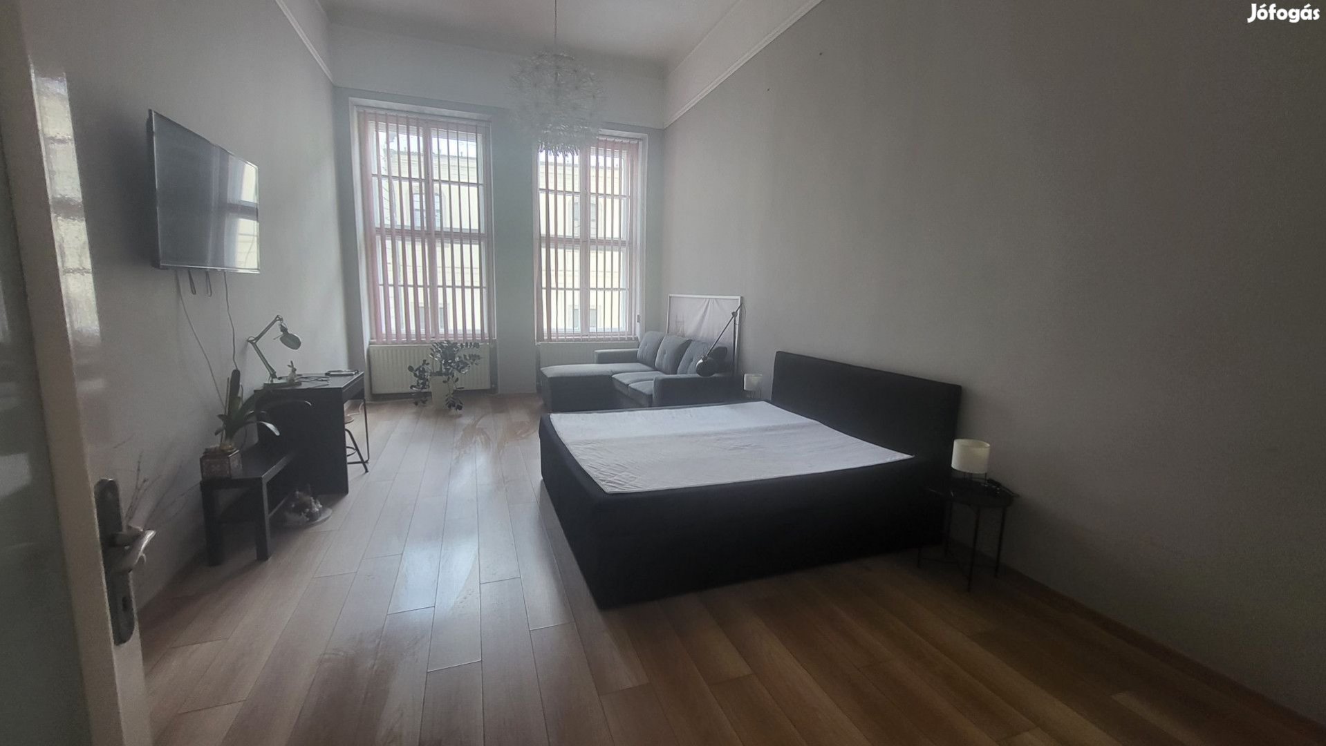 Eger belvárosában elegáns 2 szobás erkélyes lakás ingyen