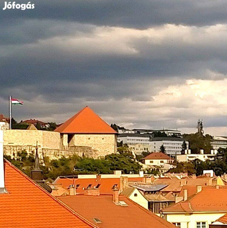 Eger, belvárosi igényes lakás 64 nm