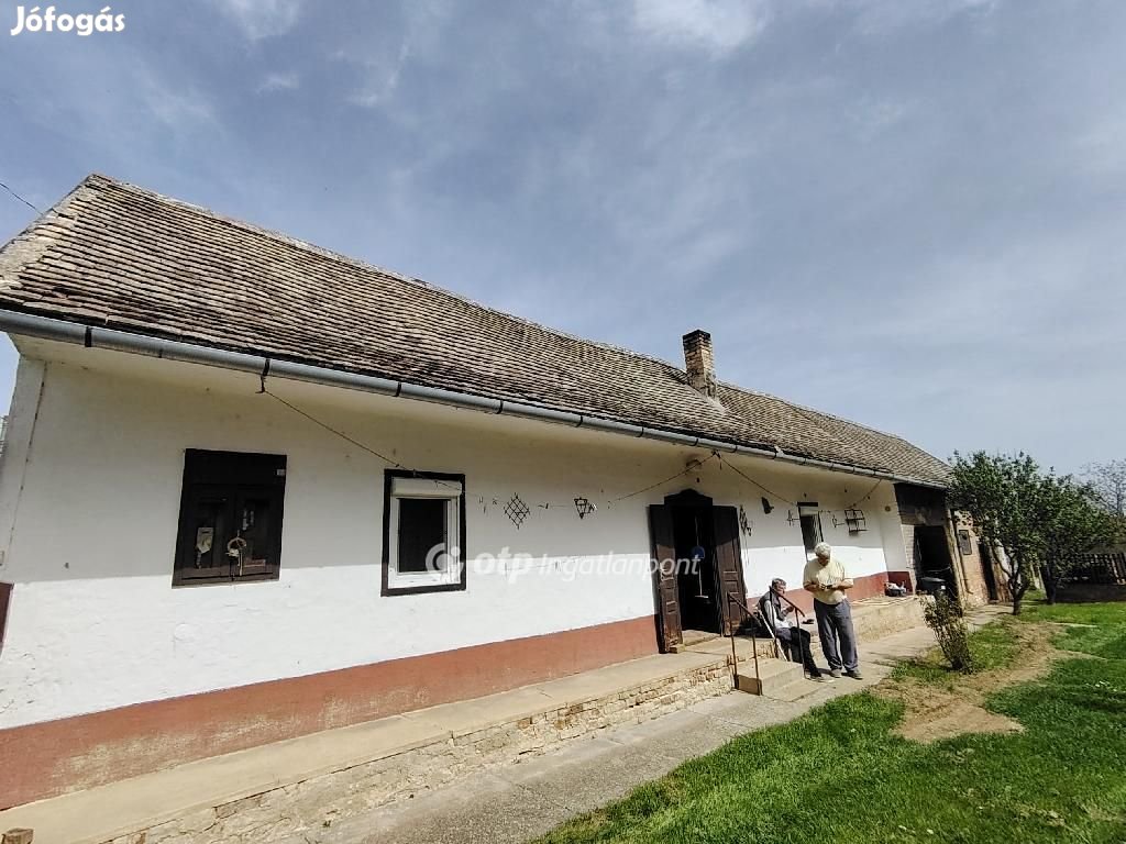 Egerági 70 nm-es ház eladó
