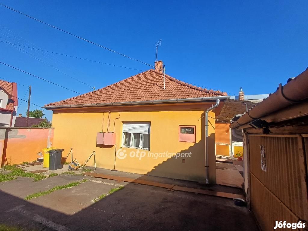 Egeri 150 nm-es ház eladó