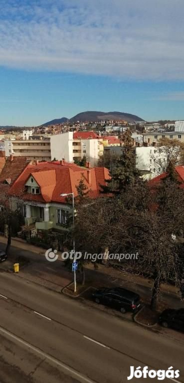 Egeri 51 nm-es lakás eladó