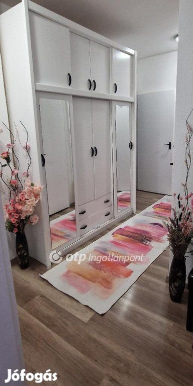 Egeri 57 nm-es lakás eladó
