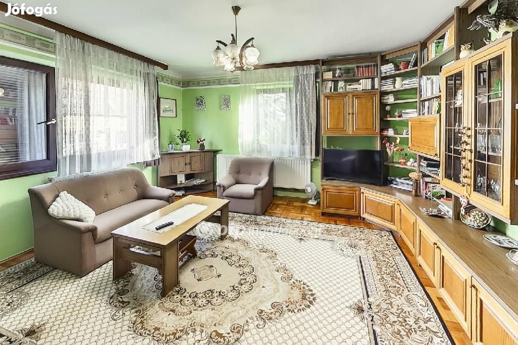 Egeri eladó 200 nm-es ház