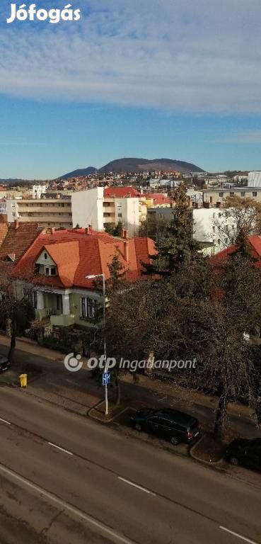 Egeri eladó 51 nm-es lakás