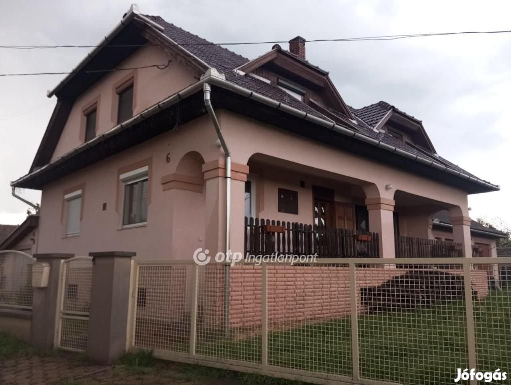 Egerlövői 355 nm-es ház eladó