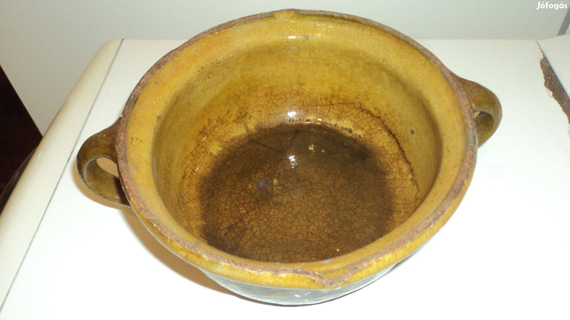 Égetett agyagedény, füllel