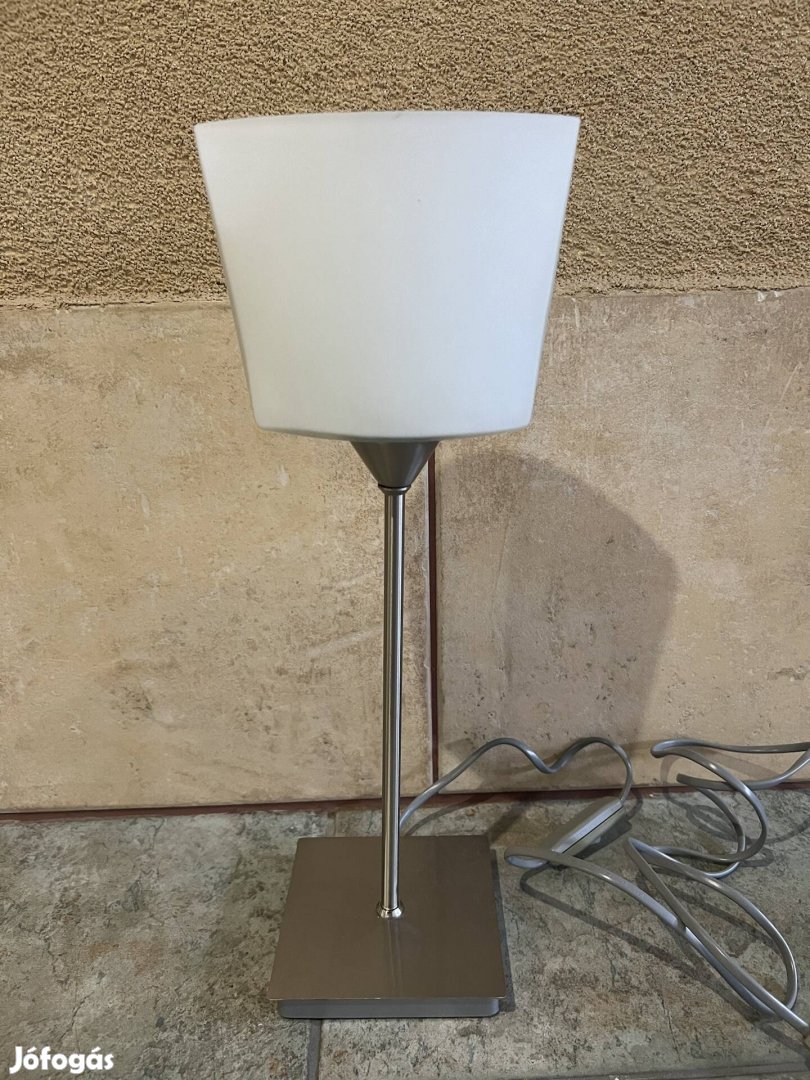 Eglo asztali lámpa