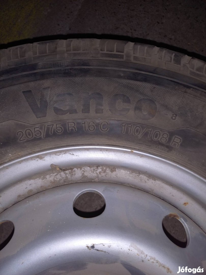 Egy darab furgon pótkerék 205/75R16C Continental gumival