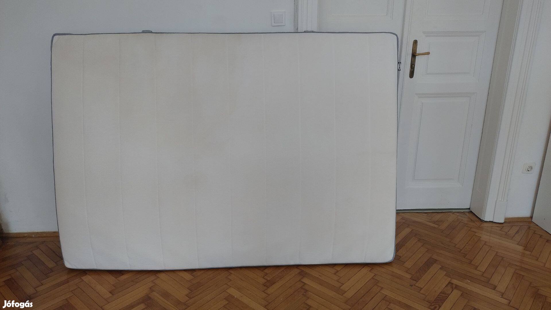 Egy éves Ikea Vesteröy 140x200 kemény matrac italfolttal