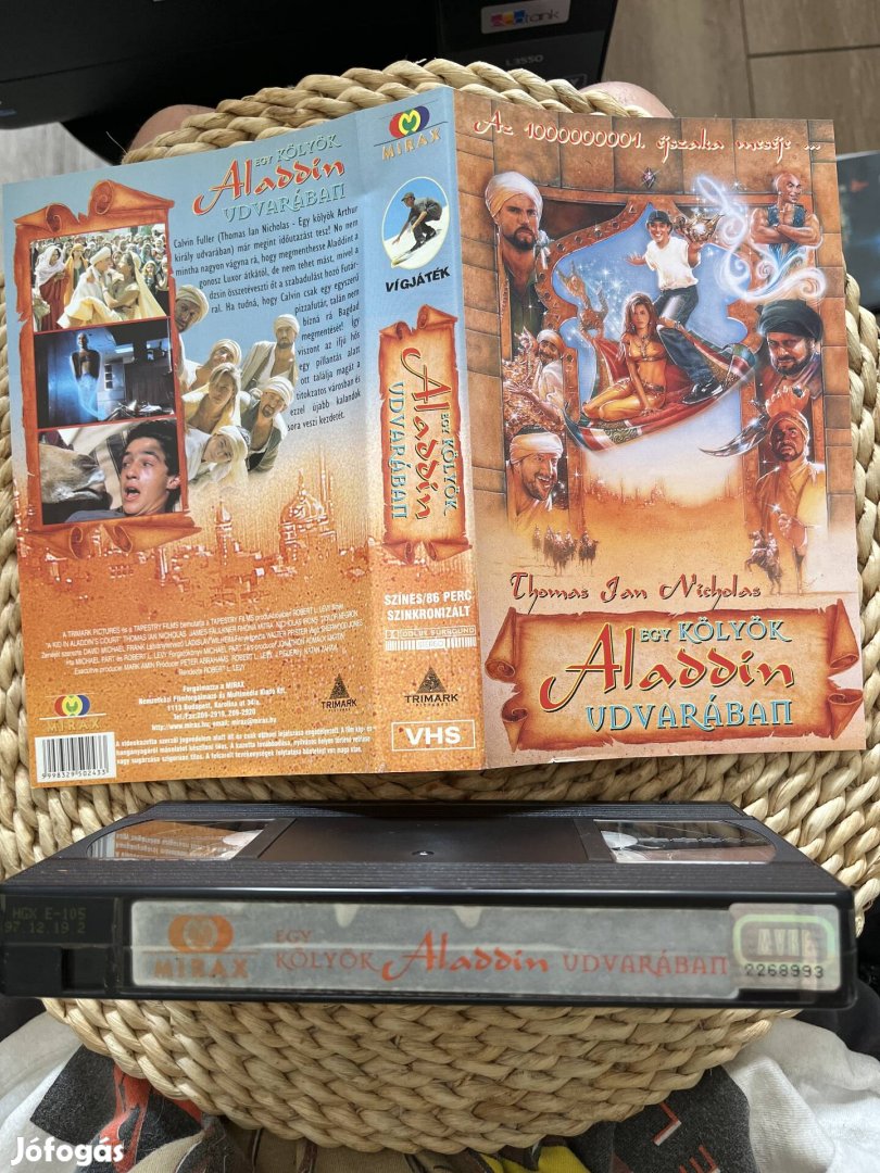 Egy kölyök Aladdin udvarában vhs