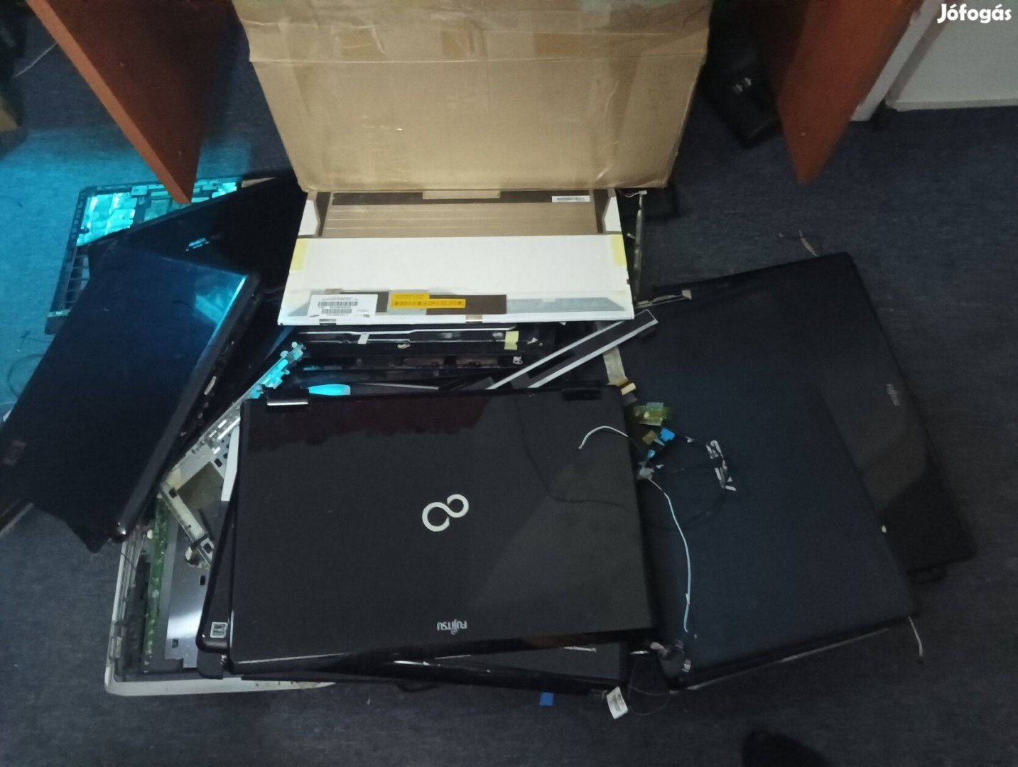 Egy nagy rakás laptop alkatrész - egyben ennyi az ára! (Foxpost is!)