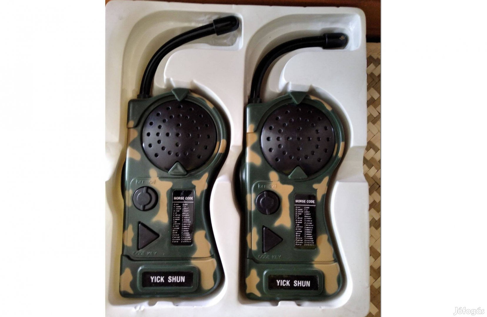 Egy pár új, retro walkie-talkie, eladó!