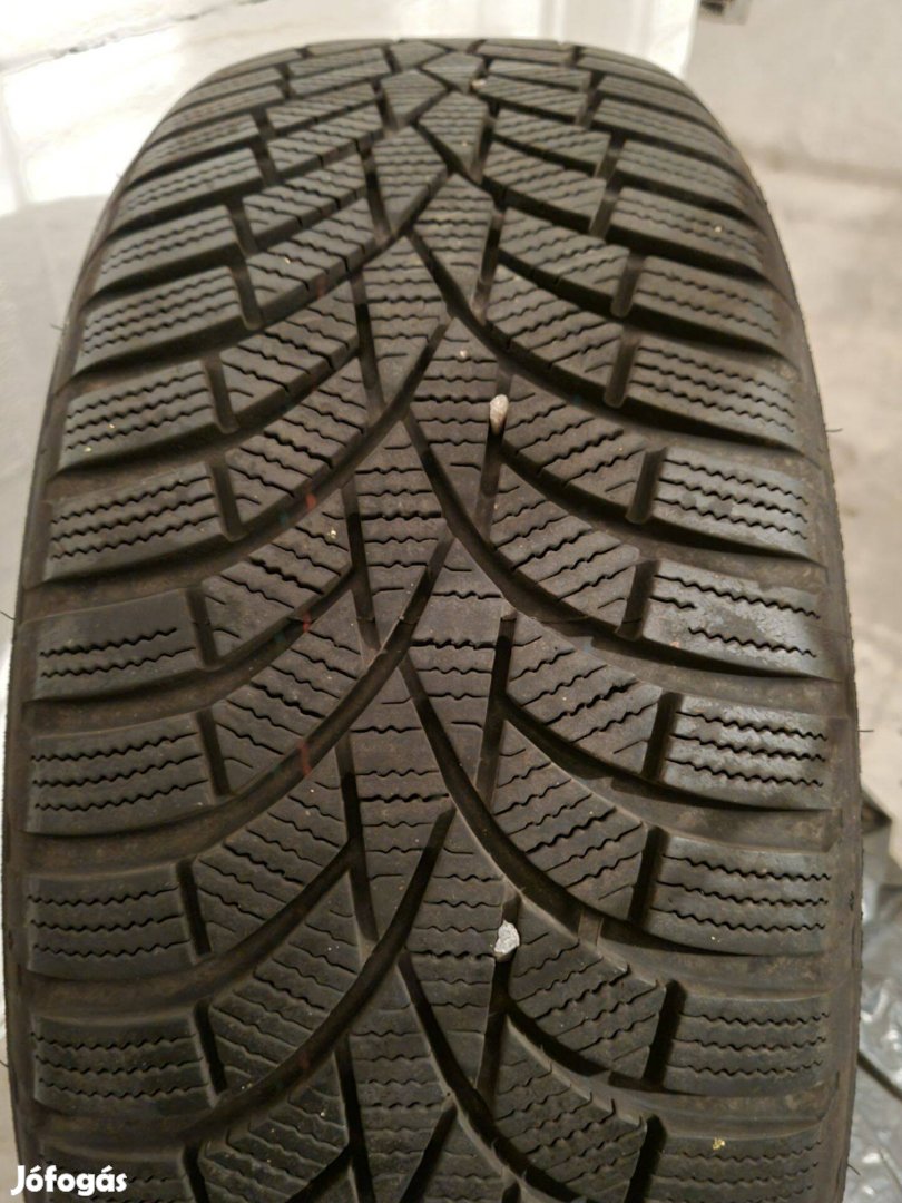 Egy szezont futott szinte új Toyo Observe S944 205/55R17 95V téli gumi