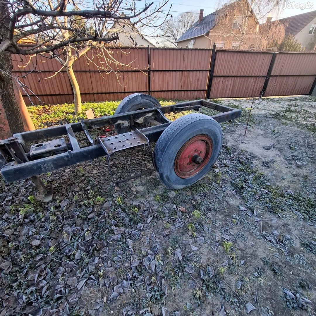 Egy tengelyes kocsik.közelitő kocsik eladóak.Több darab