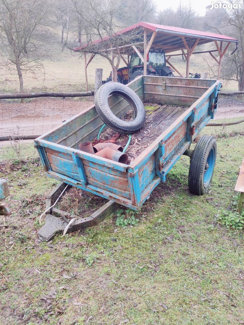 Egy tengelyes traktor pótkocsi eladó 