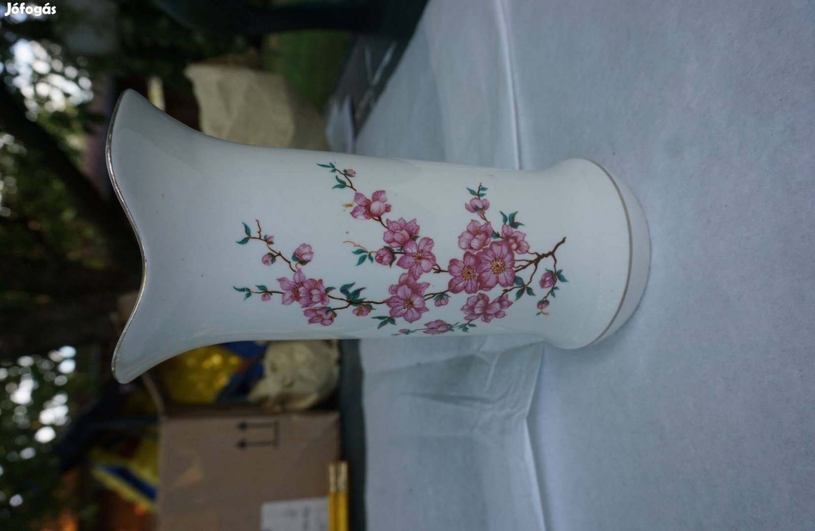 Egy virág mintás Aqincum porcelán virágváza eladó
