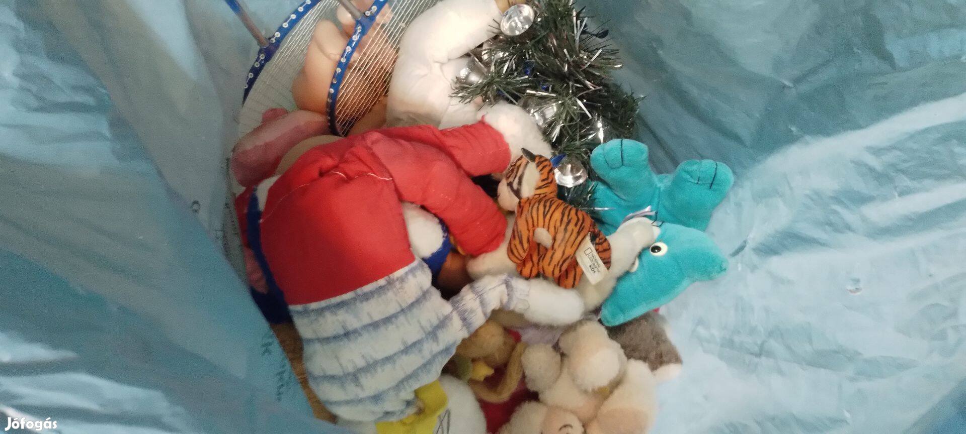 Egy zsák plűs eladó