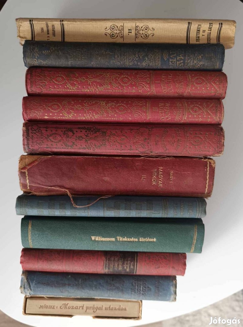 Egyben eladó az alábbi 11 régi könyvet tartalmazó összeállítás