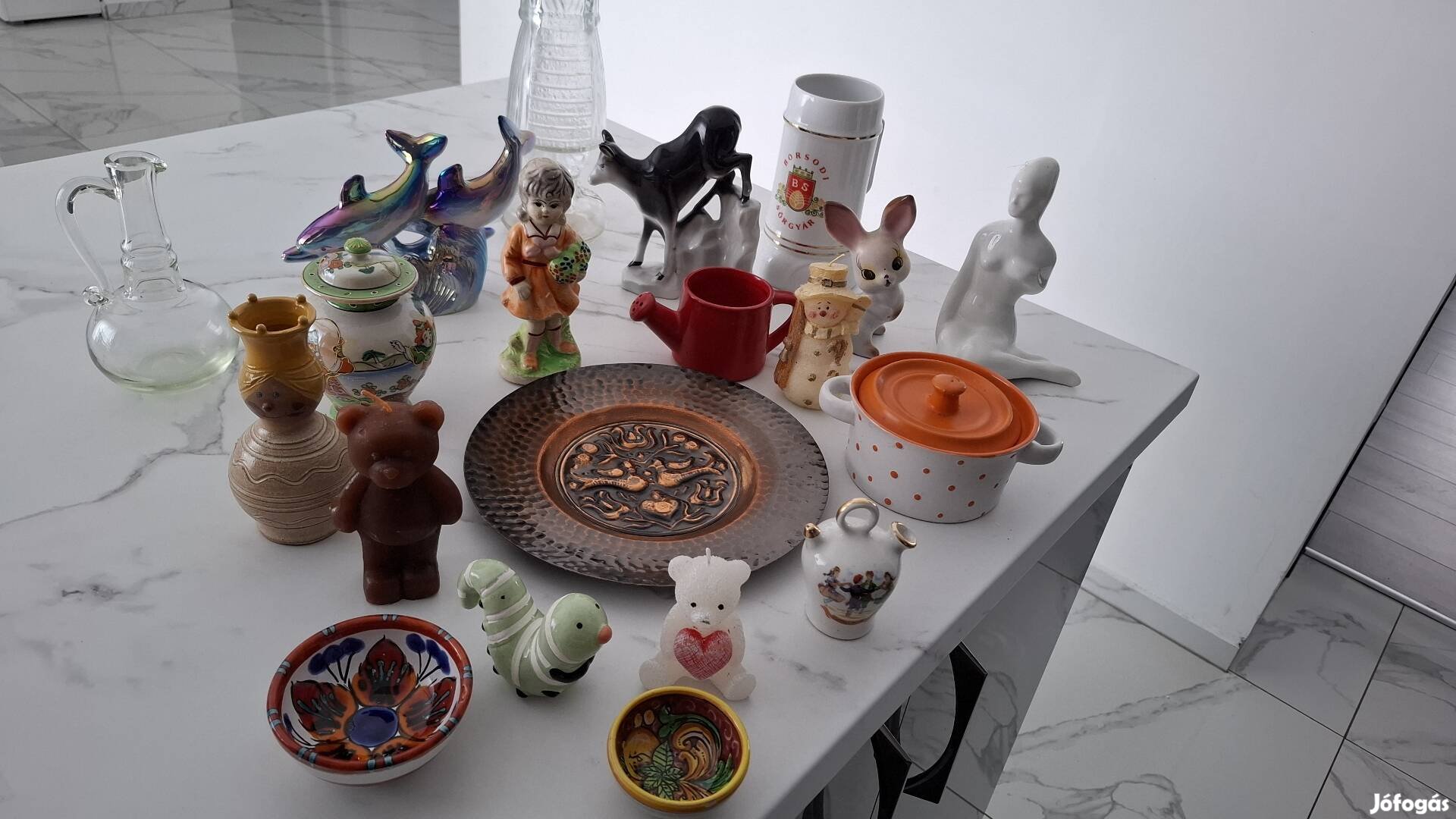 Egyben eladó dísztárgyak szinte ingyen