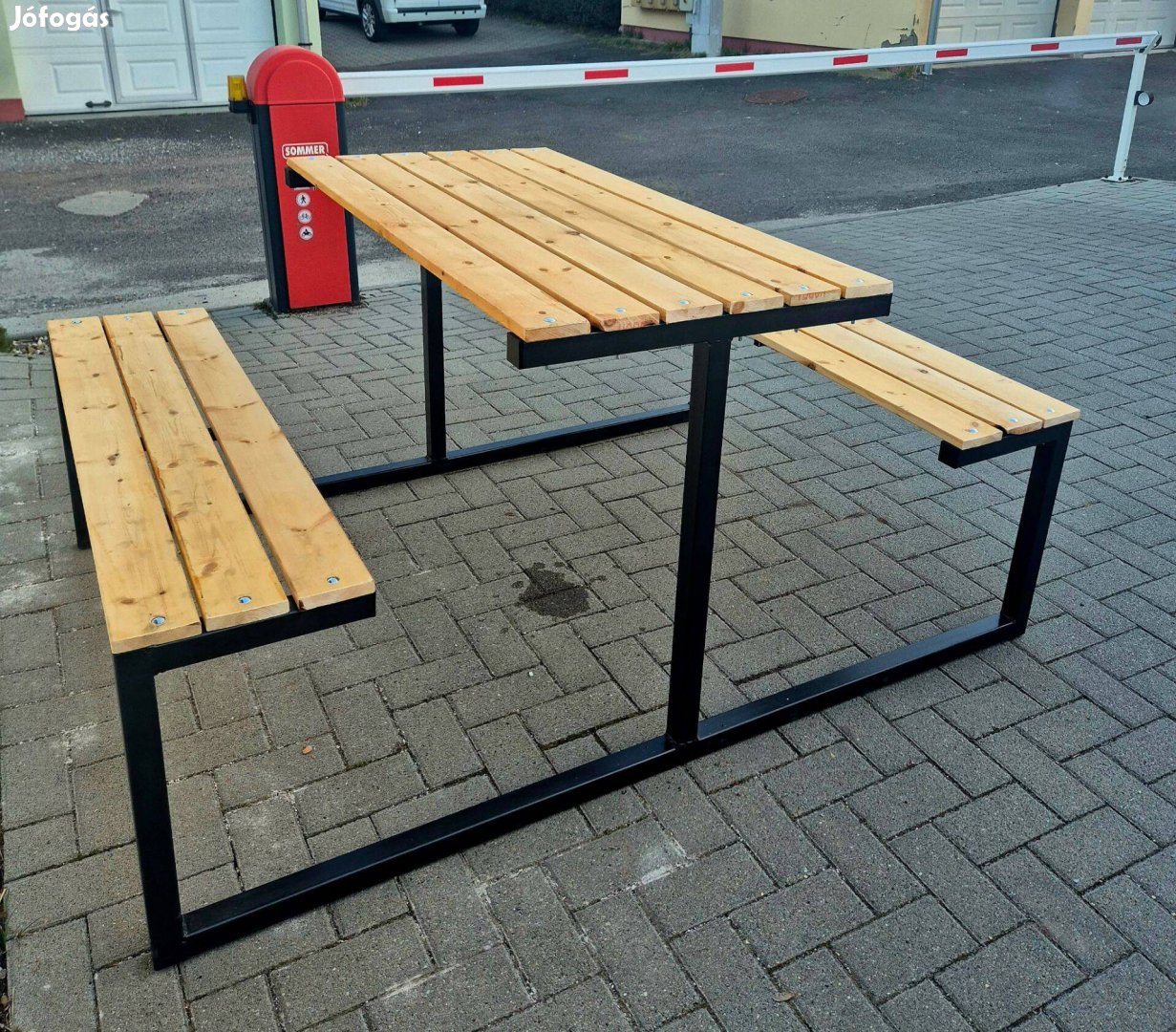 Egyedi, Modern Ipari Stílusú Sörpad Garnitúra