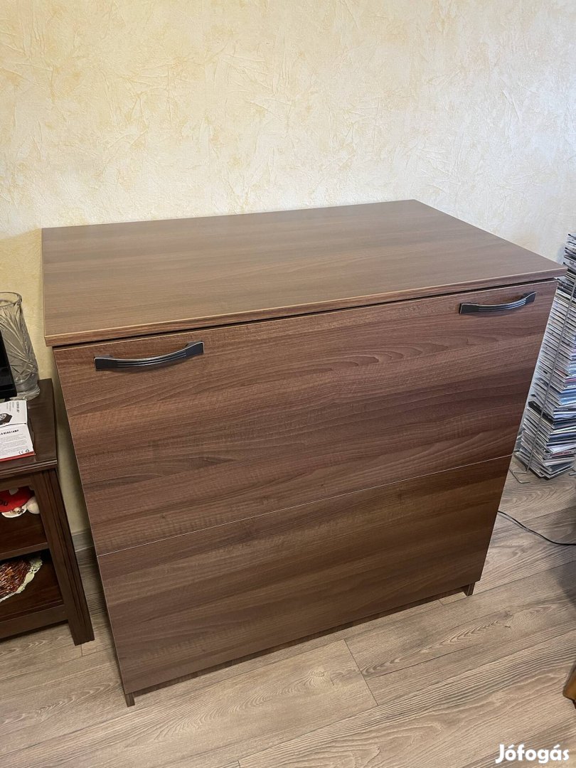 Egyedi, asztalossal készíttetett komód eladó