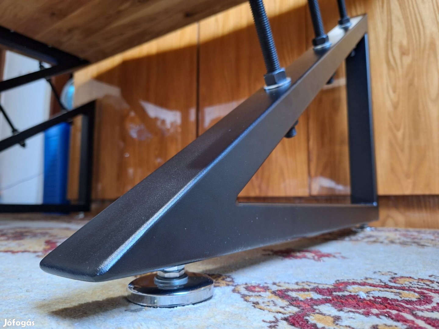 Egyedi, prémium megjelenésű író- és munkasztal eladó!