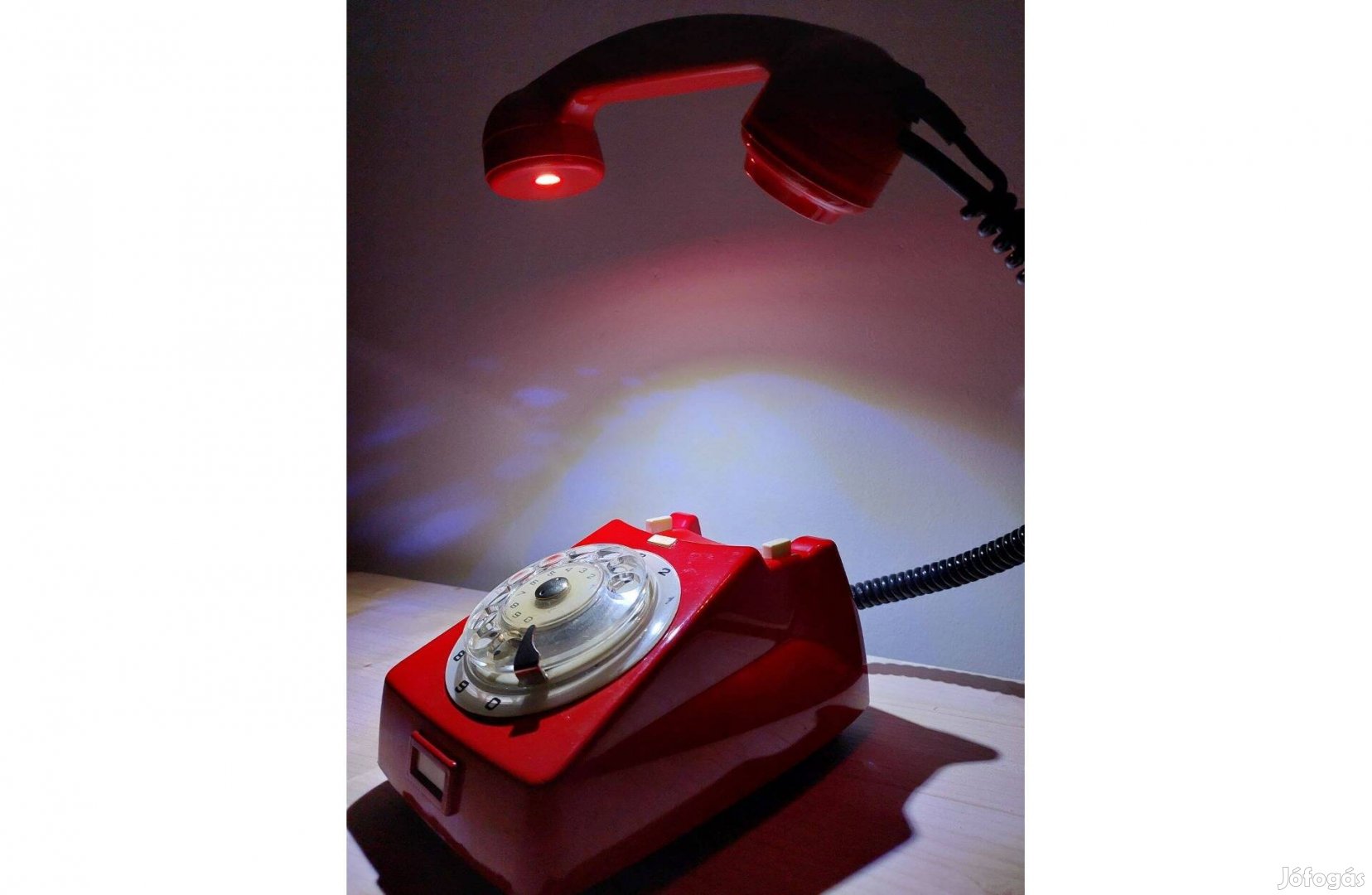 Egyedi asztali lámpa retro tárcsás telefonból